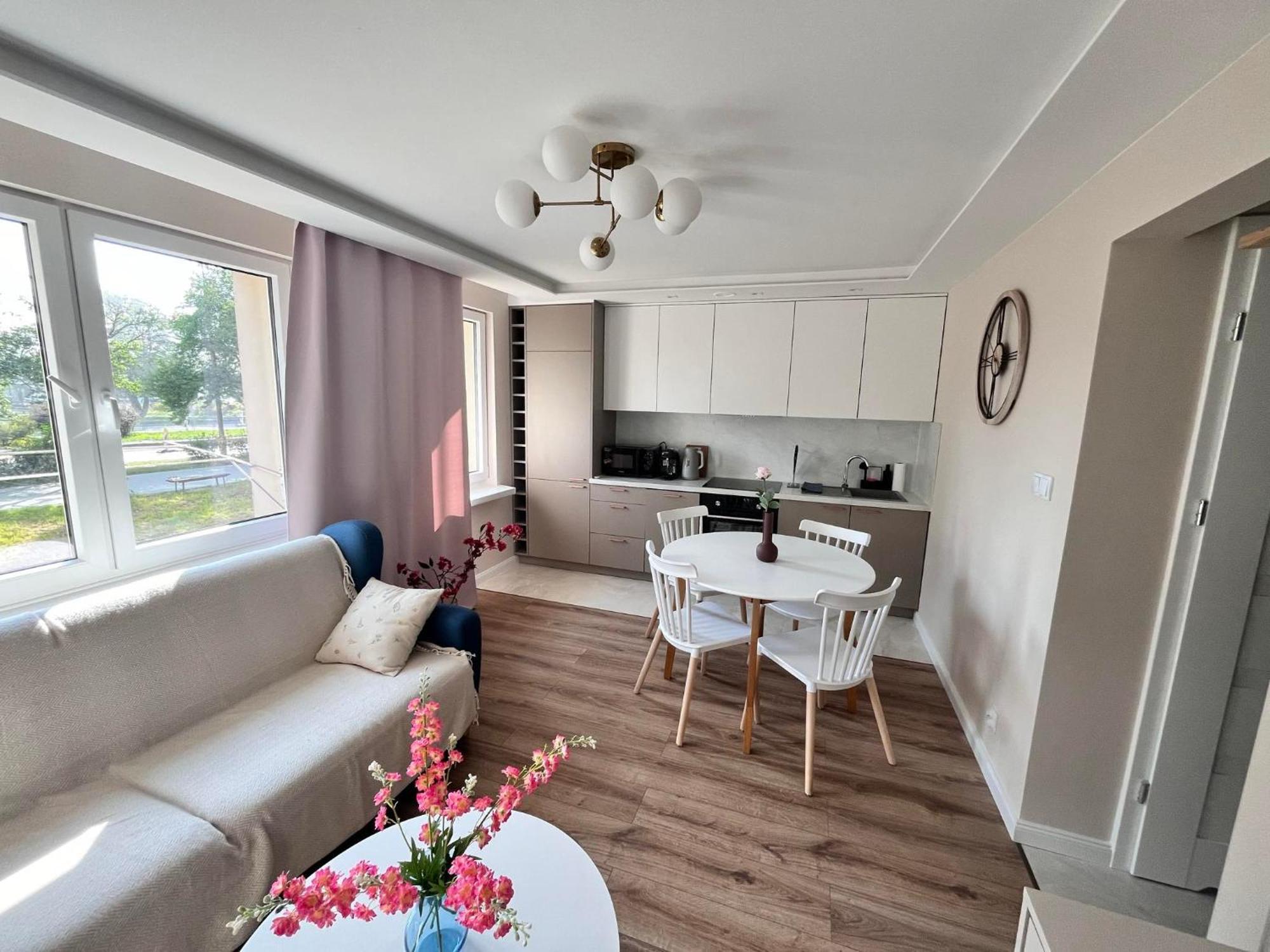 Prestige Apartment Bohaterow Warszawy Kielce Exteriör bild