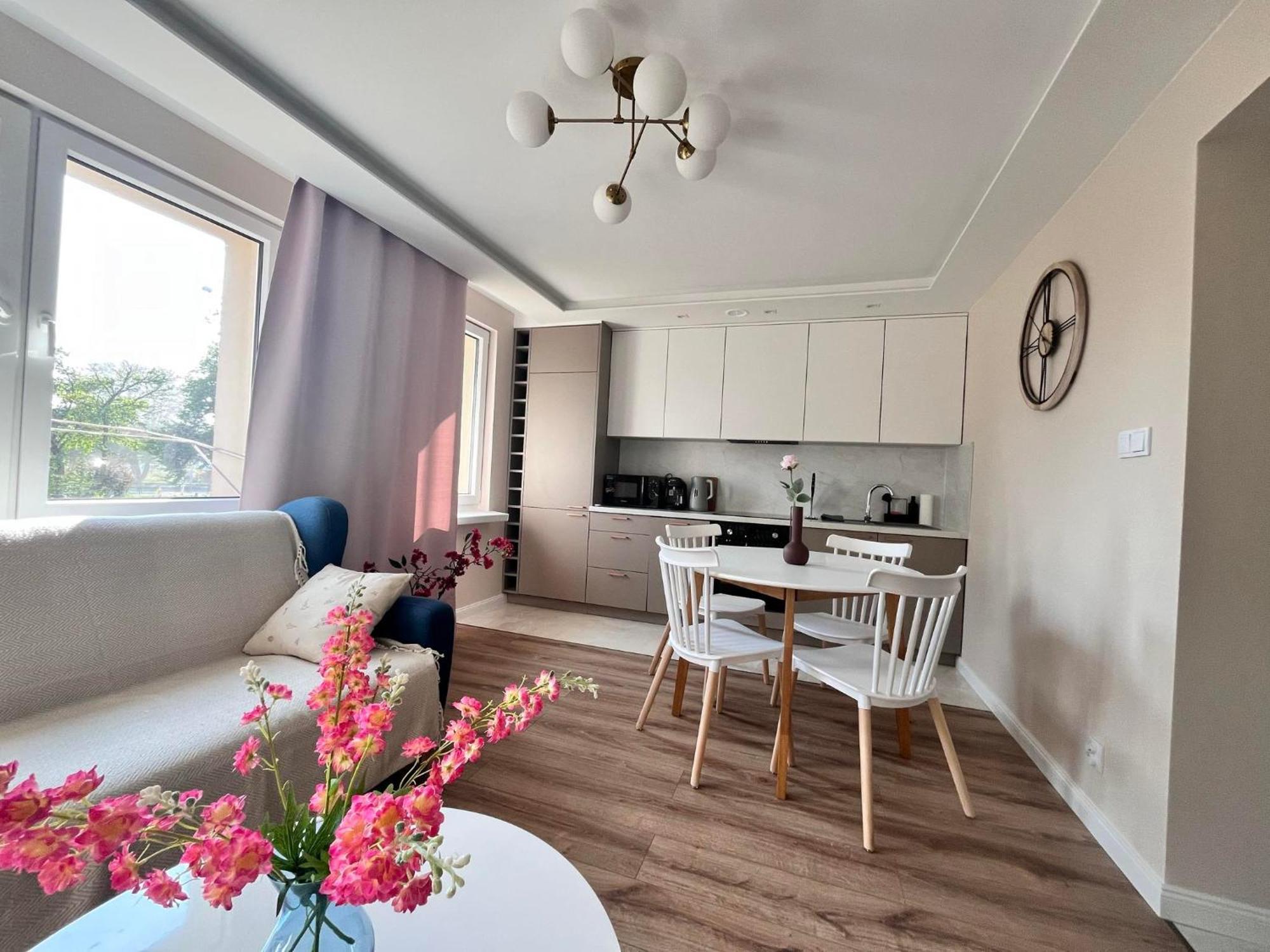 Prestige Apartment Bohaterow Warszawy Kielce Exteriör bild